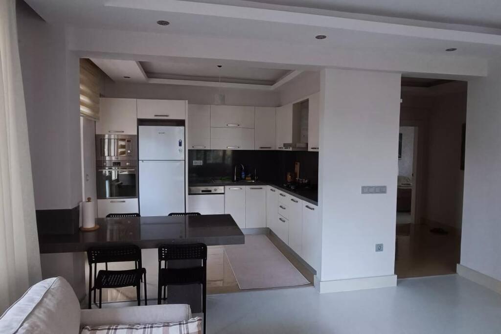 Lara'da Modern Bir Vaha Apartment Antalya