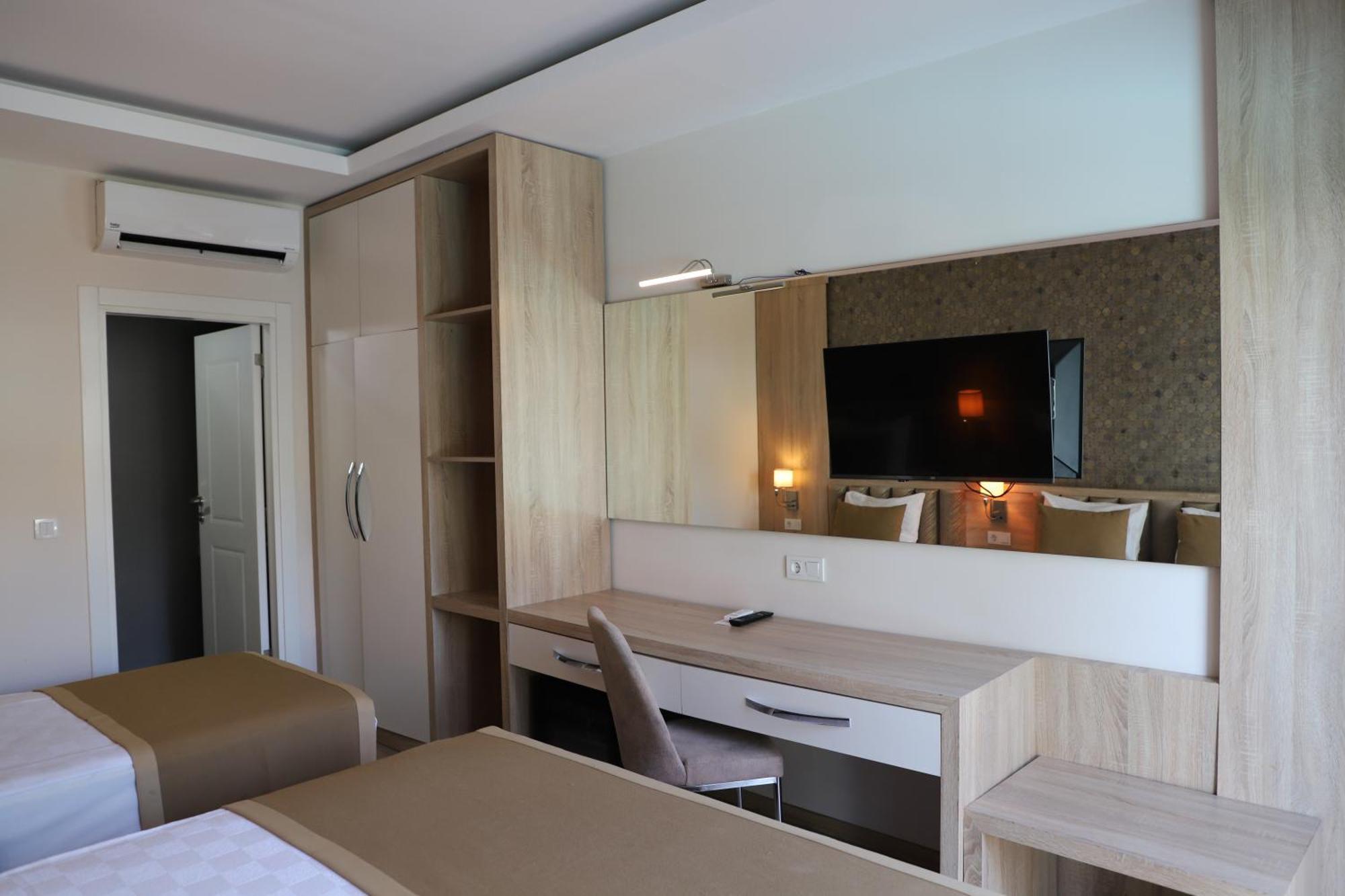 Hotel Lara Garden Butik 2*