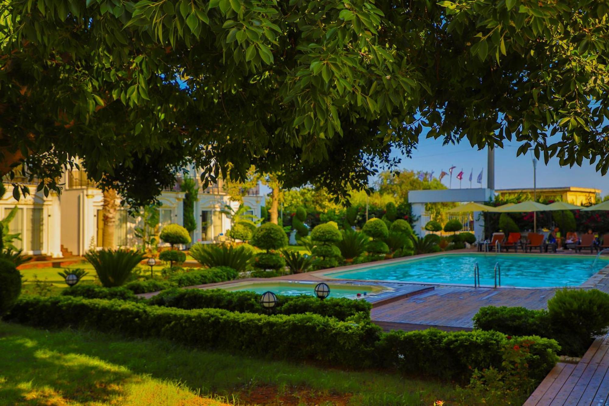 Hotel Lara Garden Butik 2*