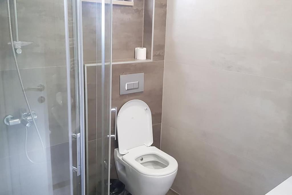 Apartment 10 Location, Close To Beaches And Anywhere