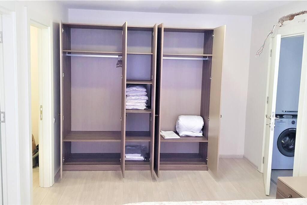 10 Location, Close To Beaches And Anywhere Apartment *