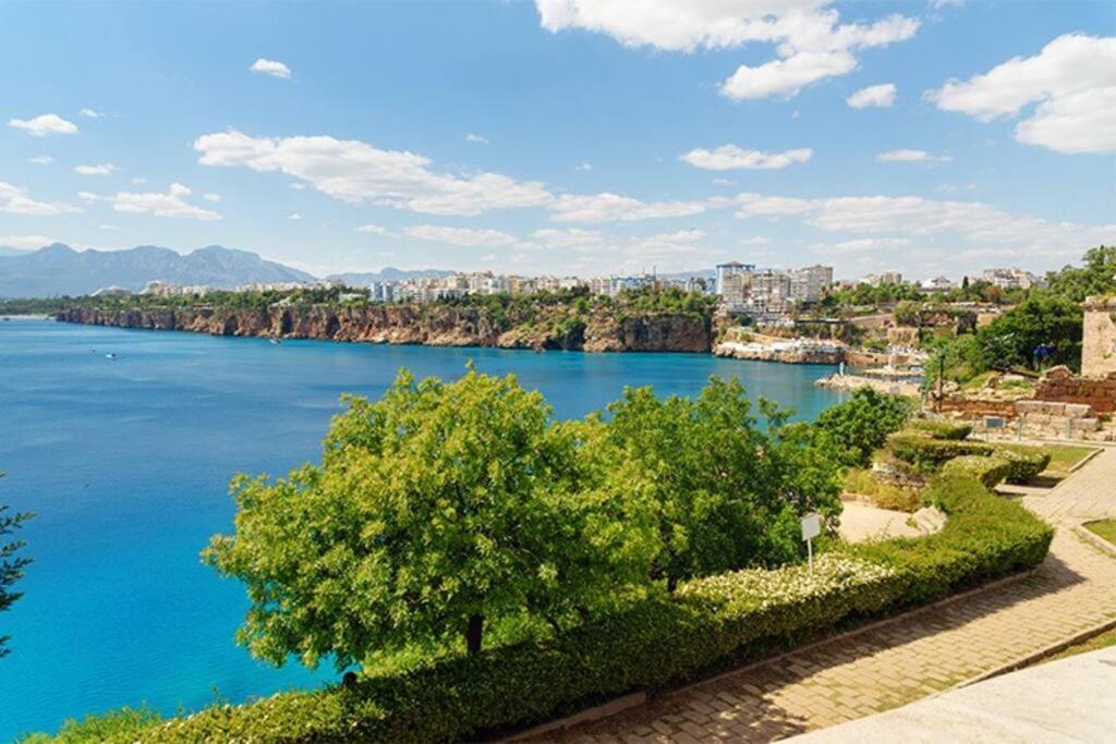 10 Location, Close To Beaches And Anywhere Apartment