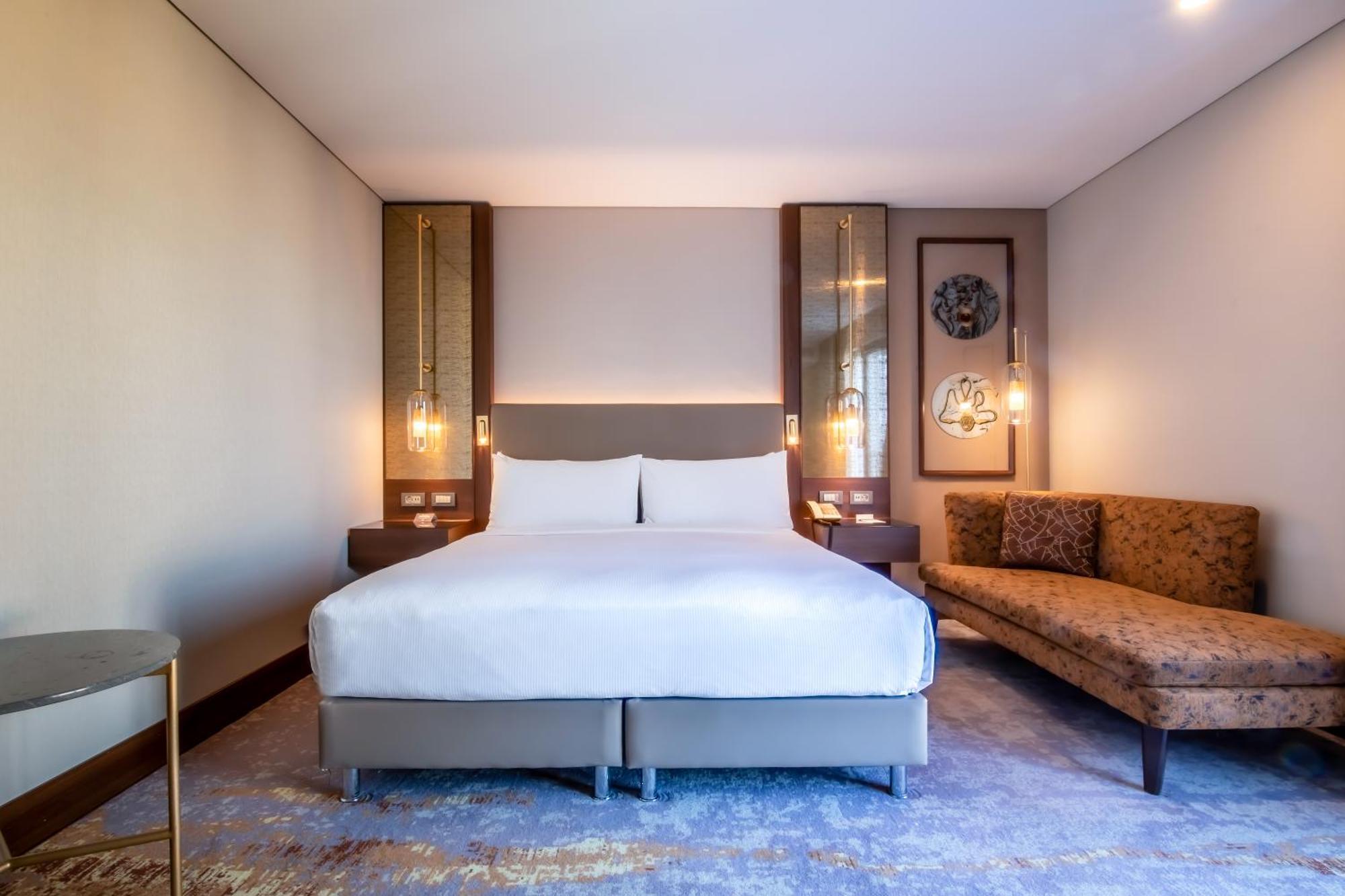 Doubletree By Hilton Centre Hotel Antalya