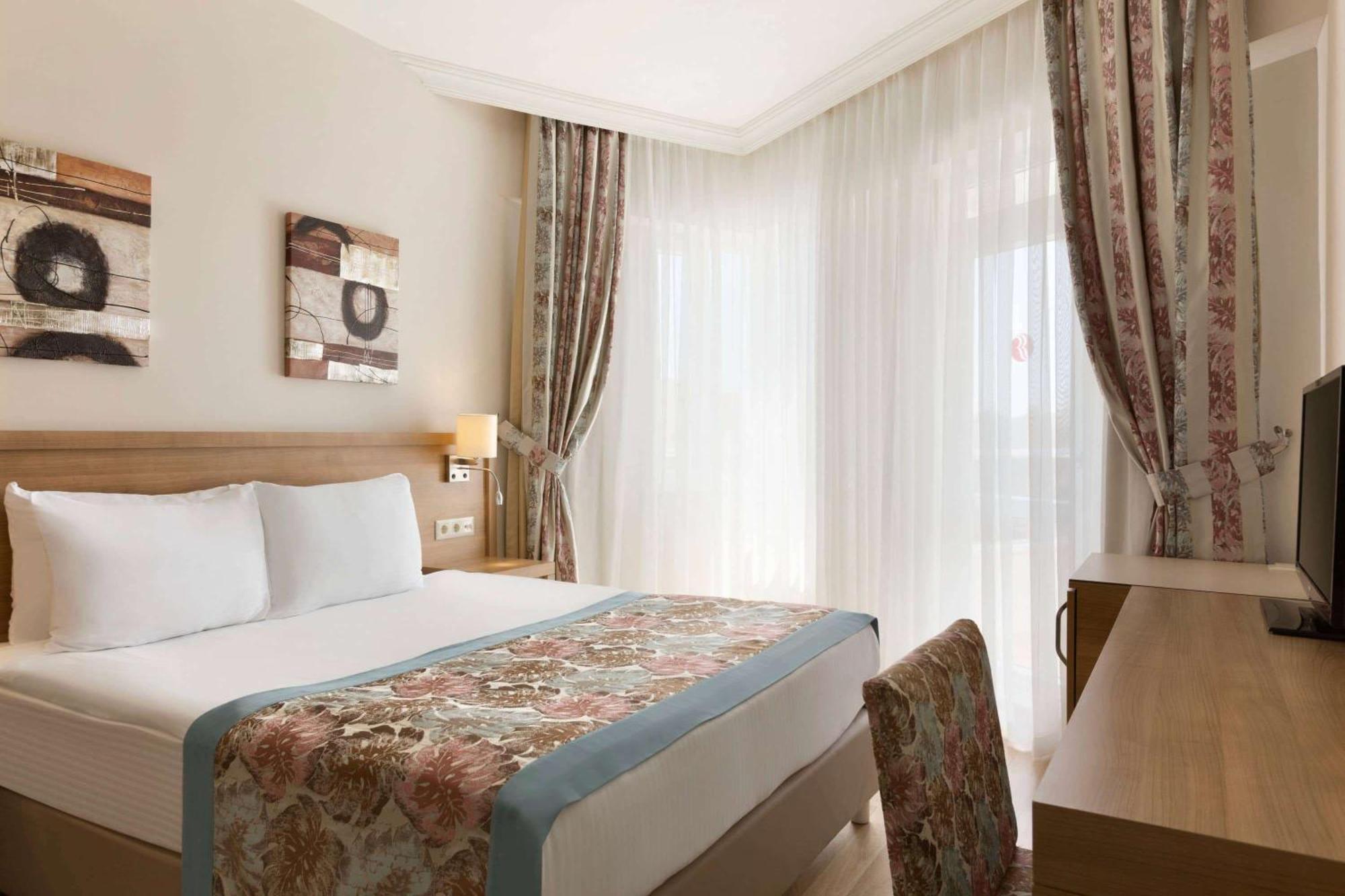 Ramada By Wyndham Lara Hotel