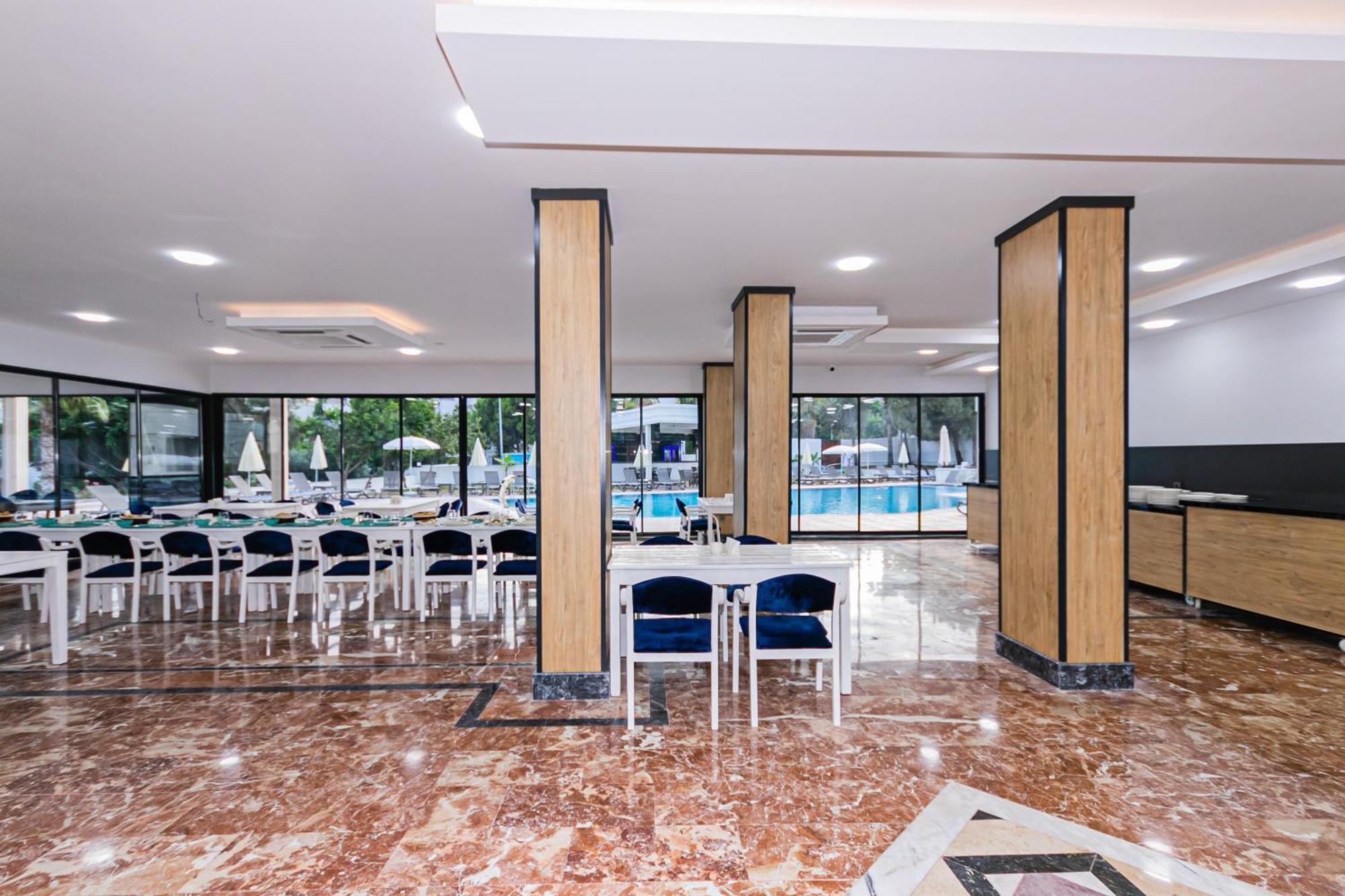 Hotel Lara World 3*