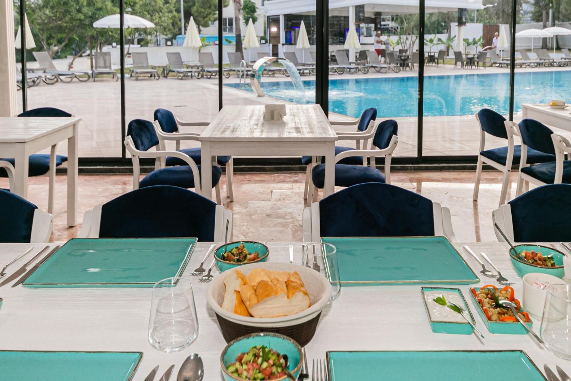 Lara World Hotel 3*