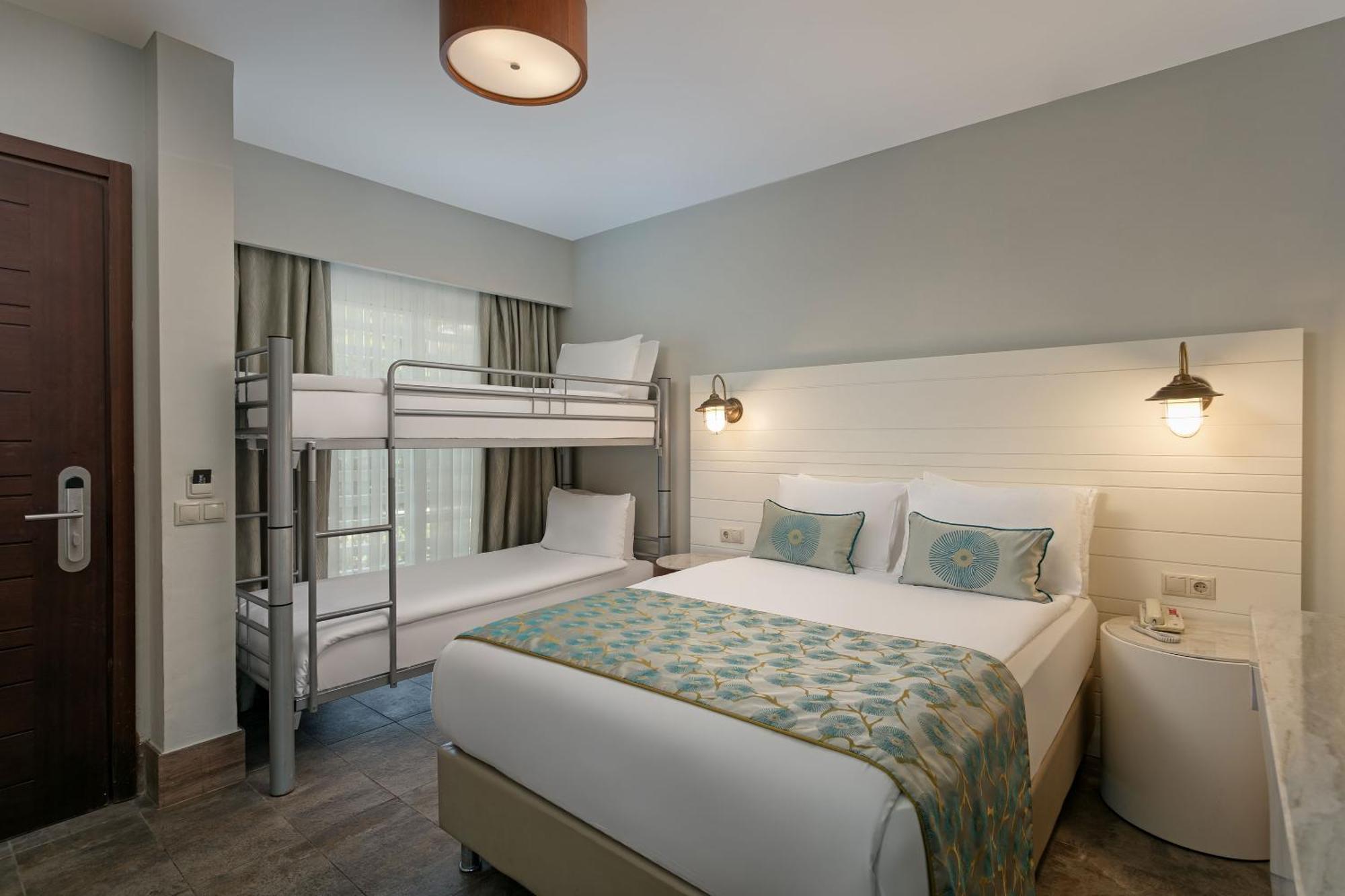 Titanic Deluxe Lara Resort Antalya