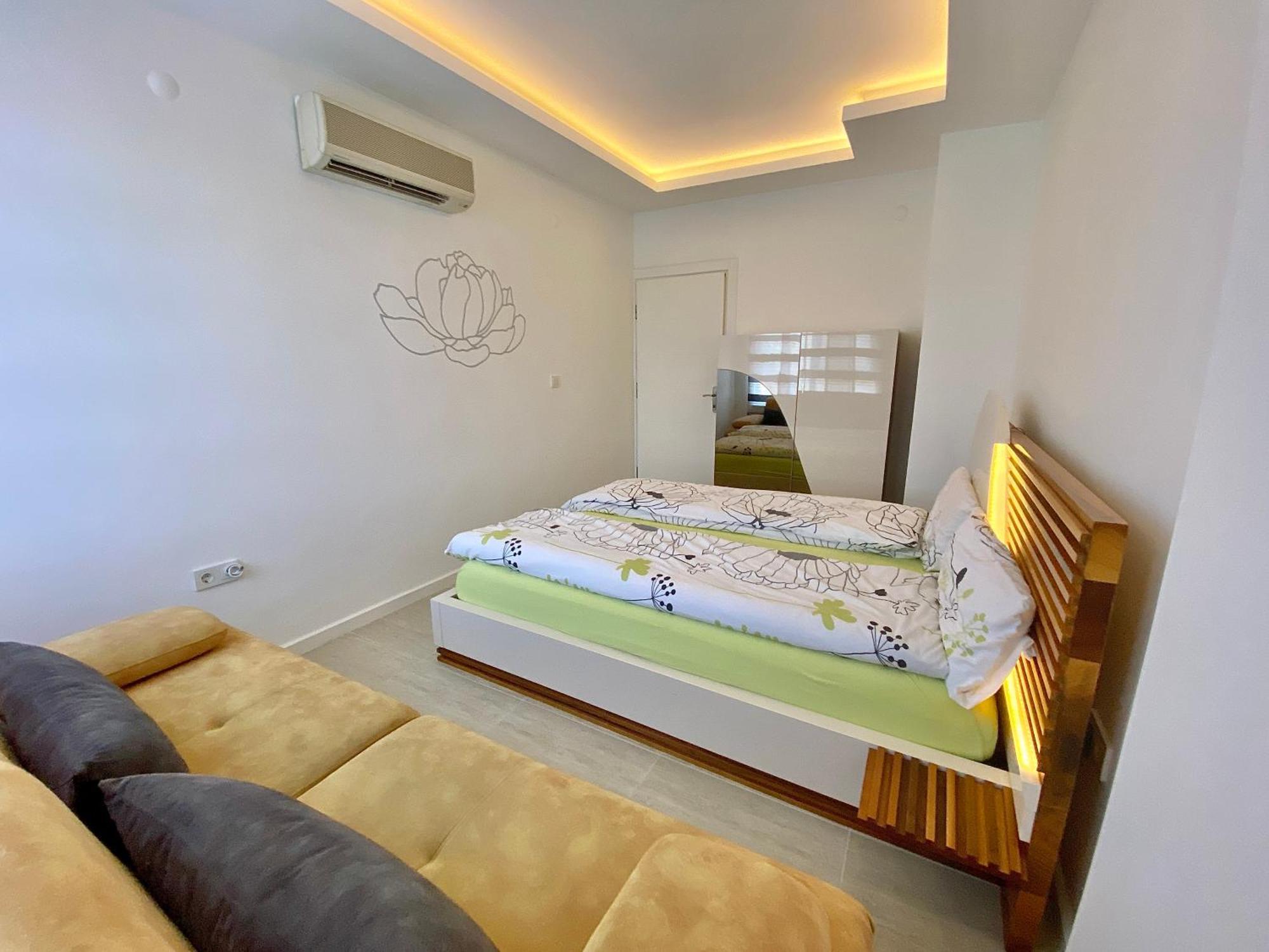 Old Town Famous Aparts Apartment