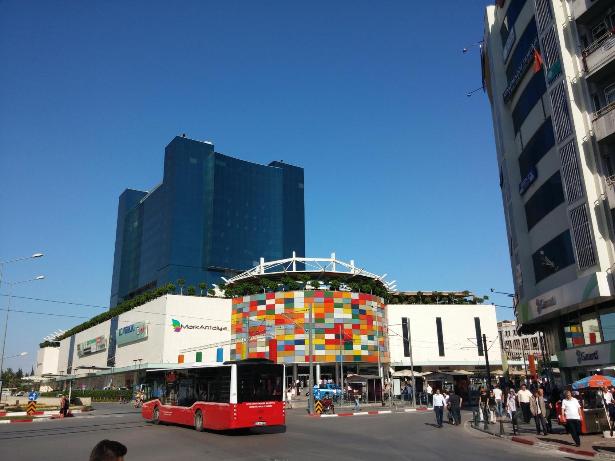 Far Life Hotel