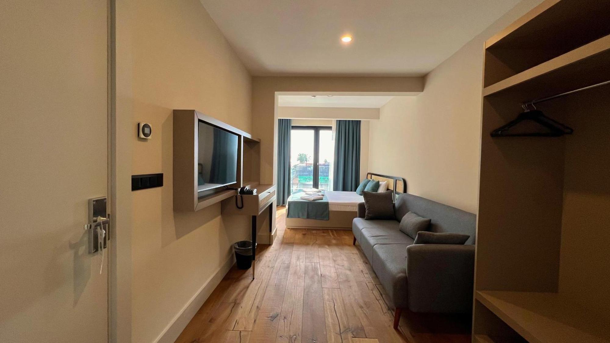 Coastline Otel *