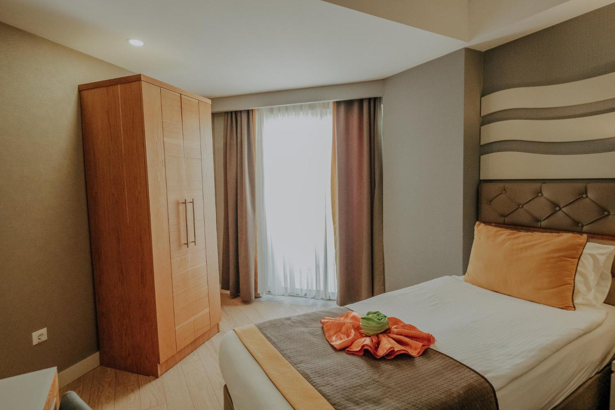 Hotel Saturn Palace 5*