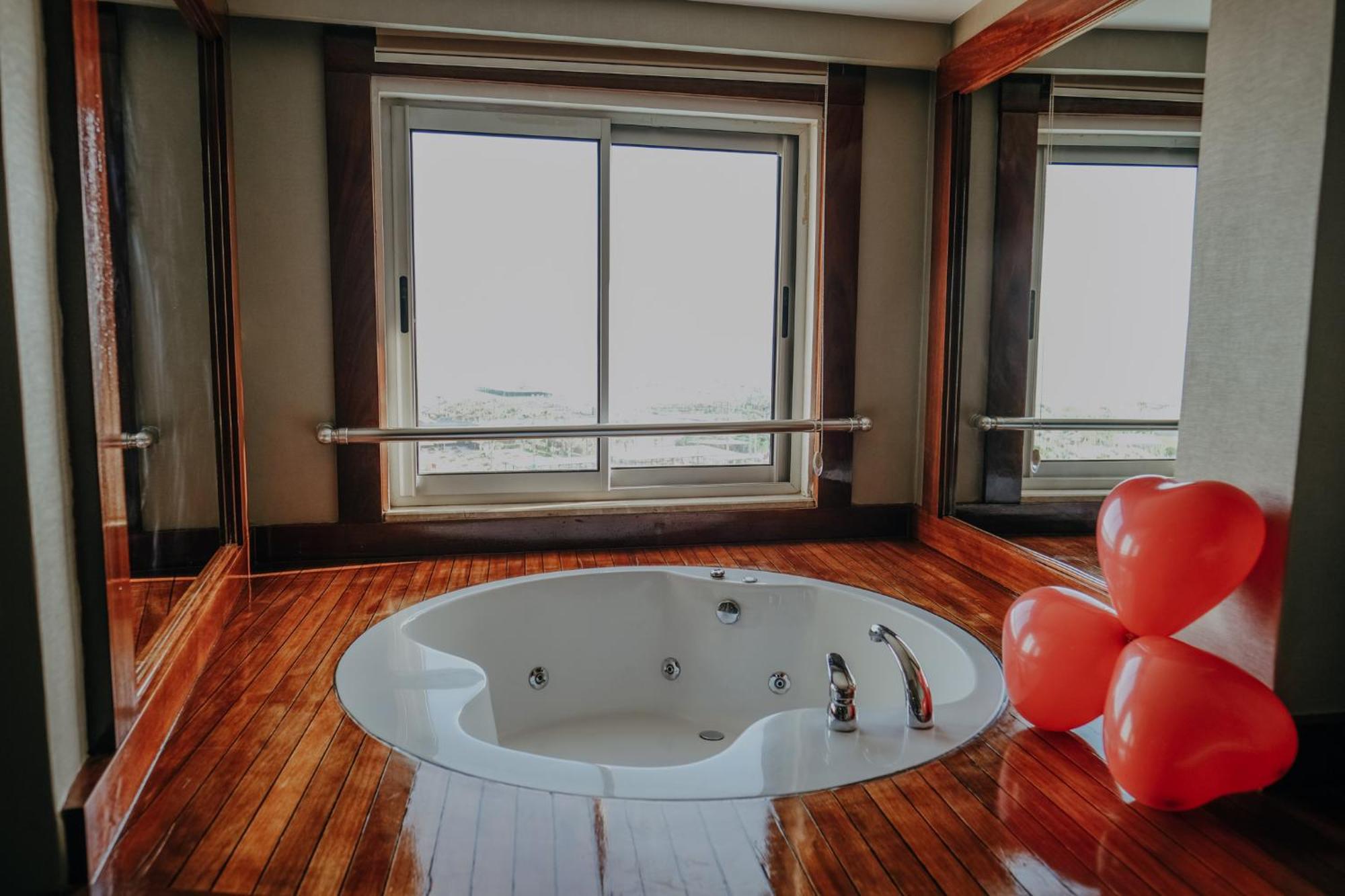 Saturn Palace Hotel