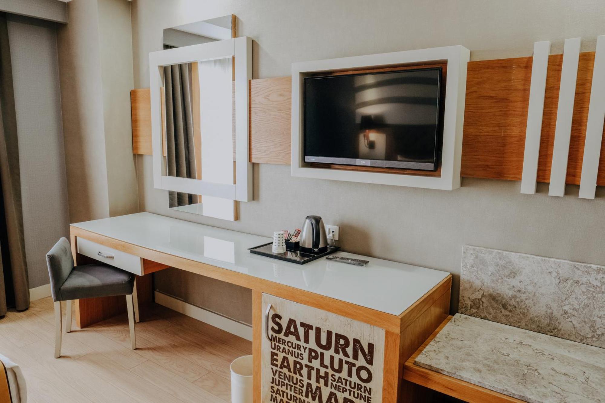 Hotel Saturn Palace 5*