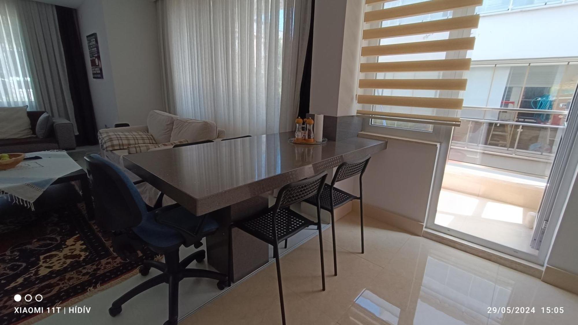Lara'da Modern Bir Vaha Apartment