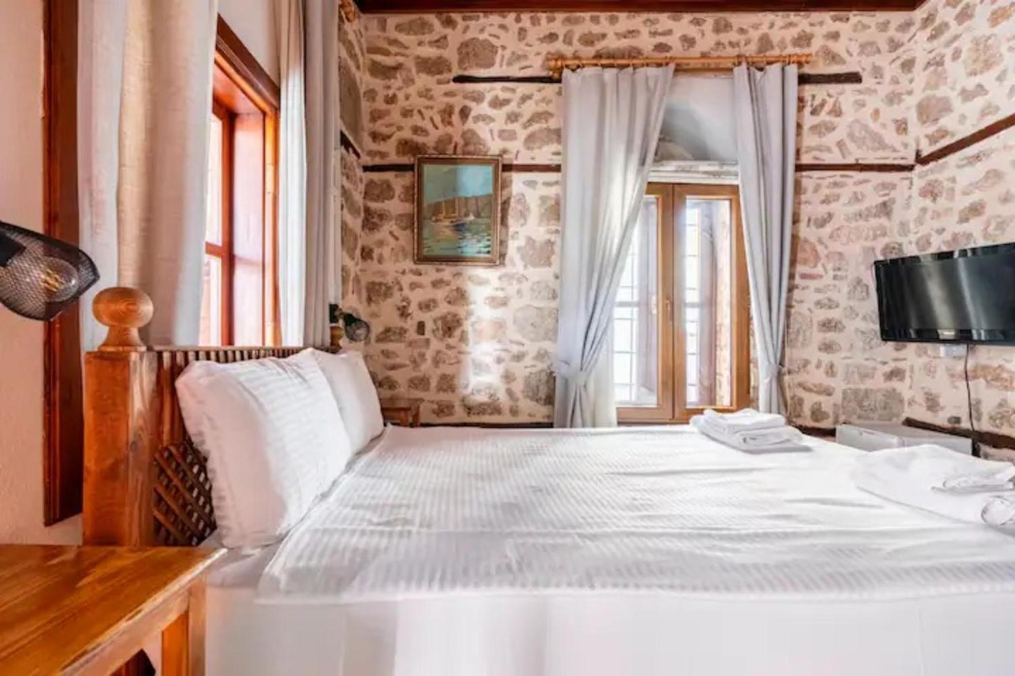Atelya Art Hotel
