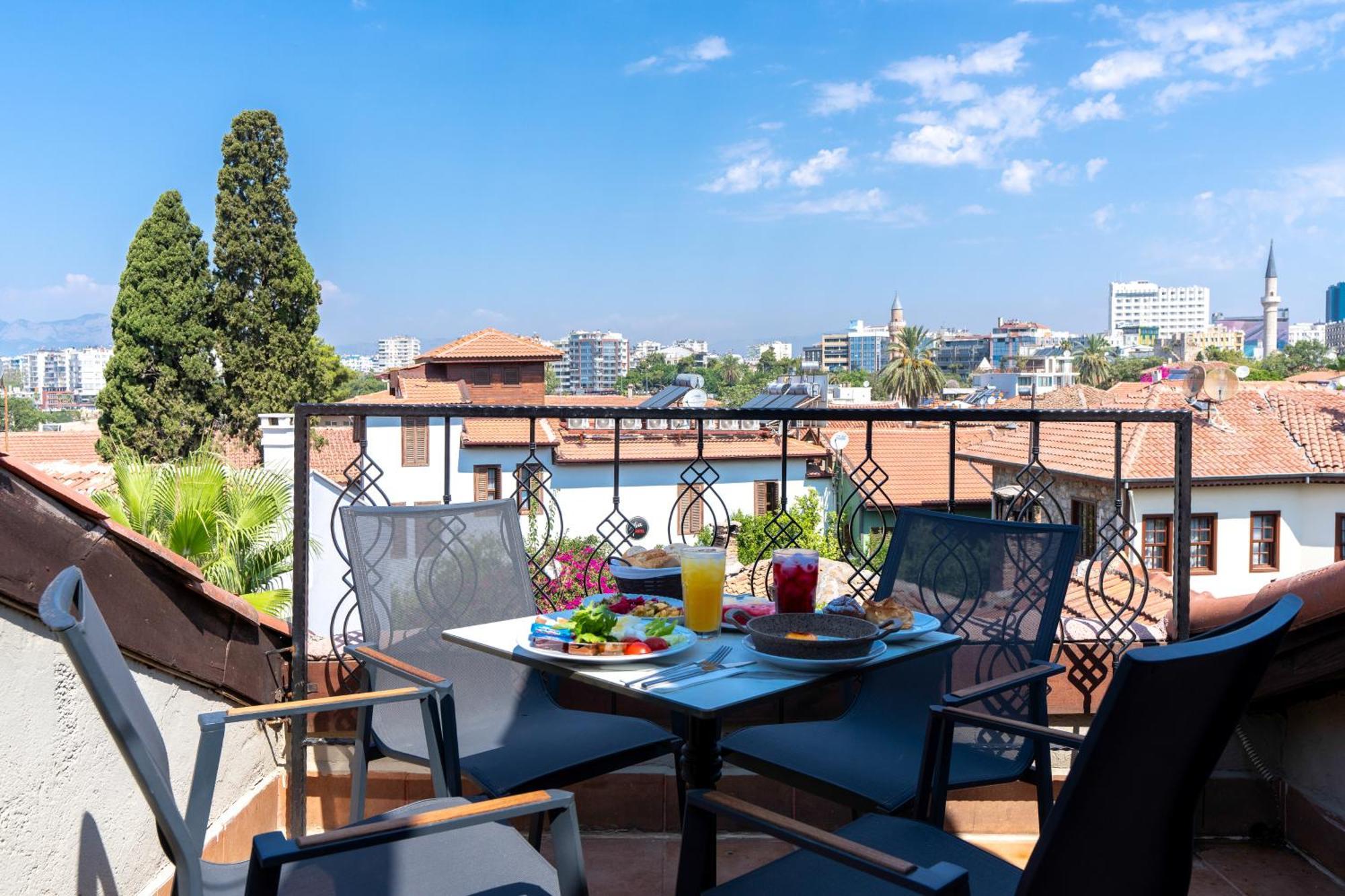 Hotel Atelya Art 3*