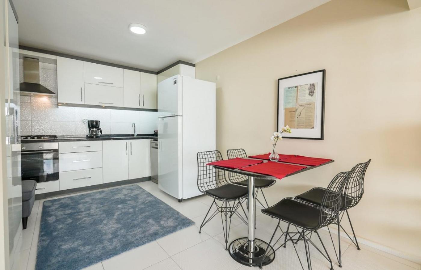 Apartment Stylish Flat Near Hadrians Gate Antalya