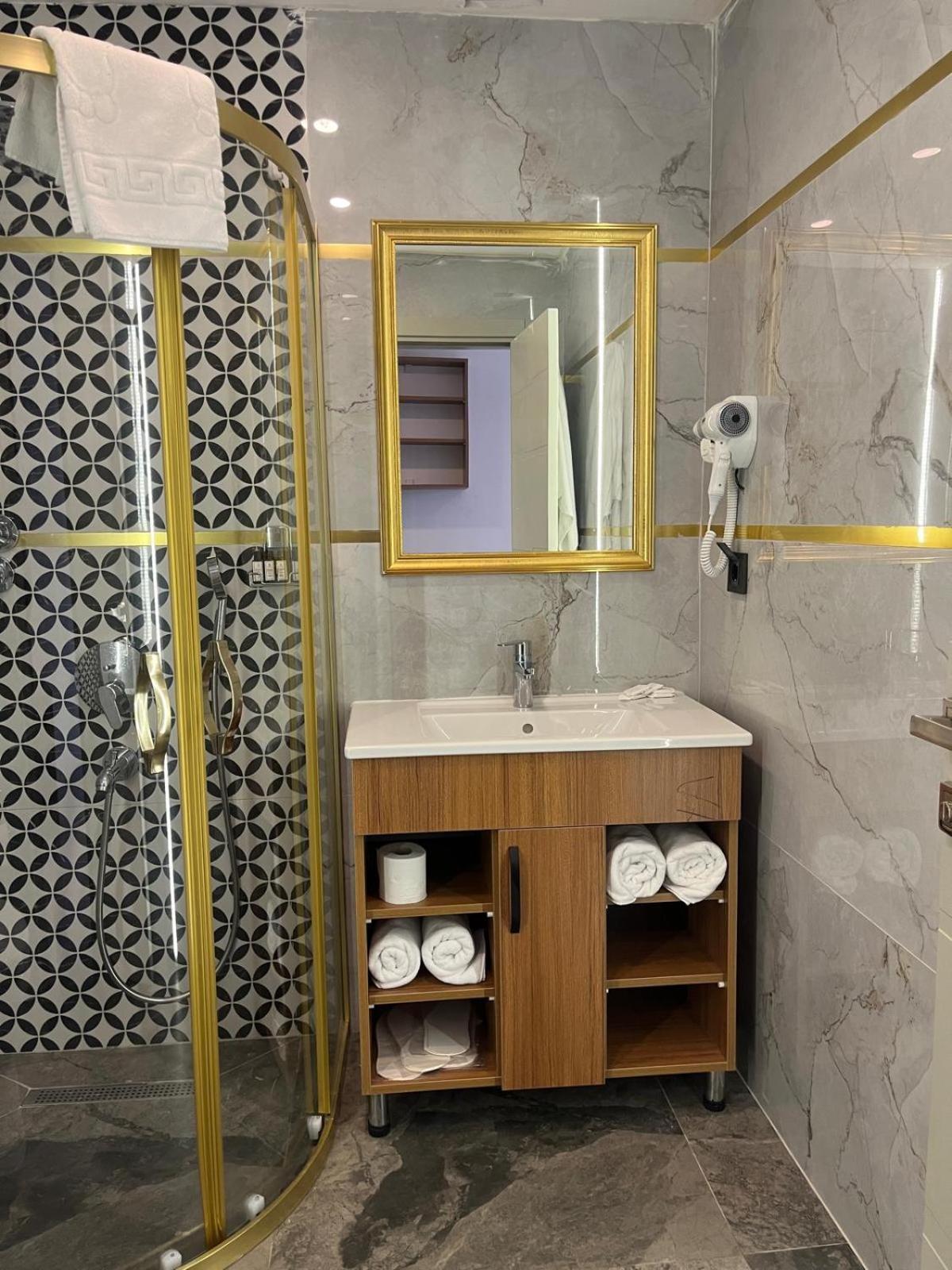 Otel Golden Lux 3*