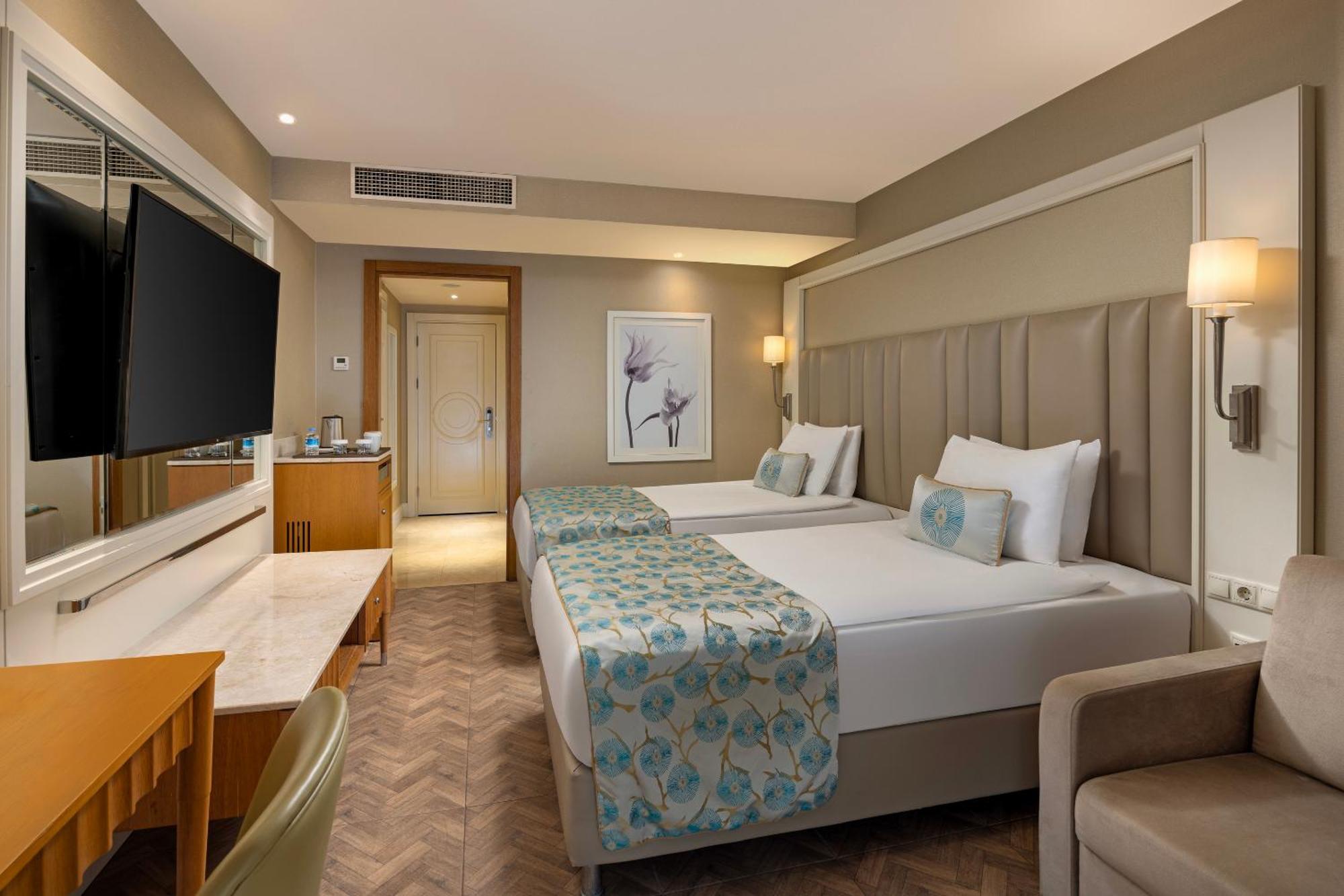 Titanic Deluxe Lara Resort