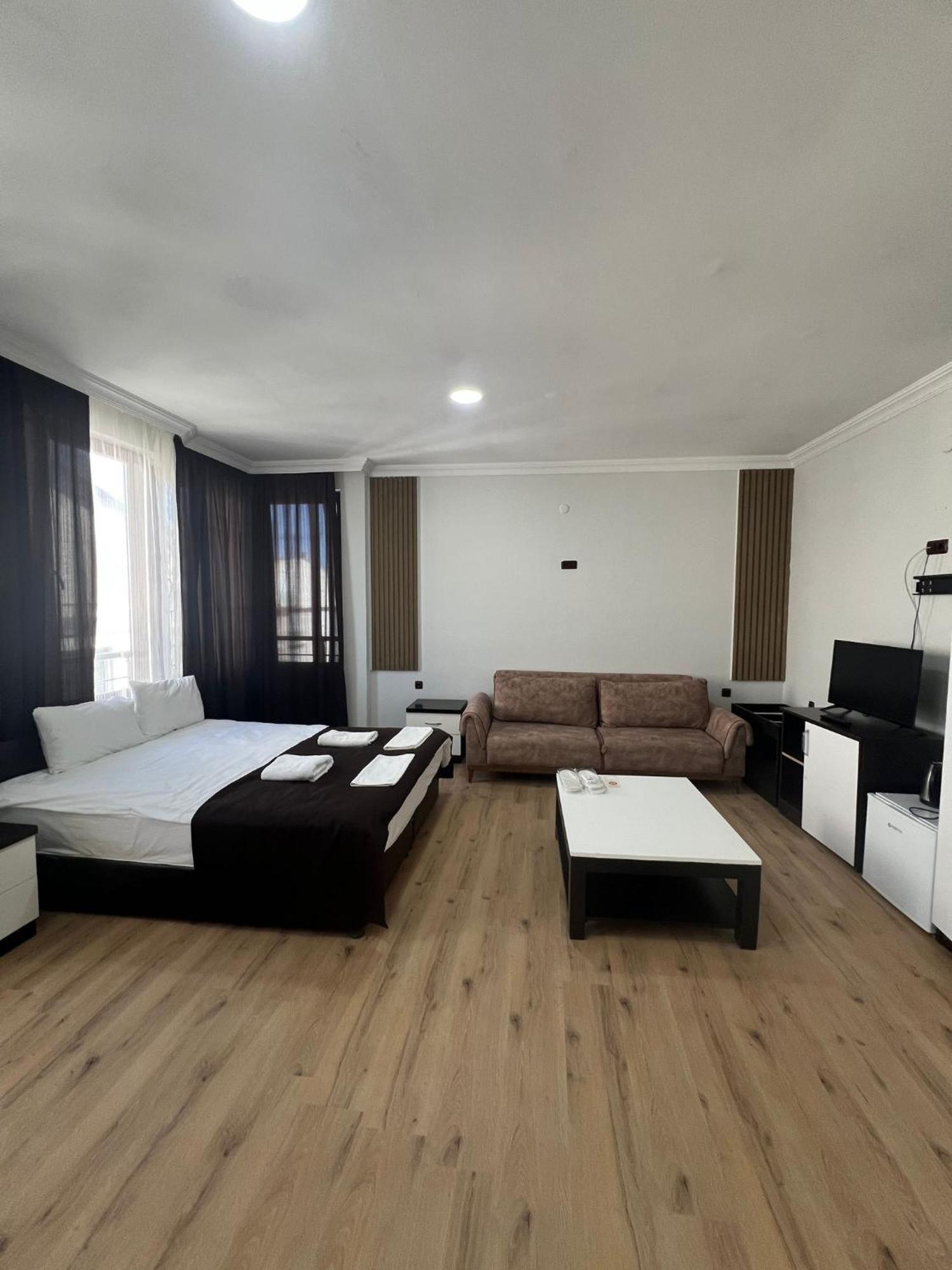 Otel Kolibry Sv 2*