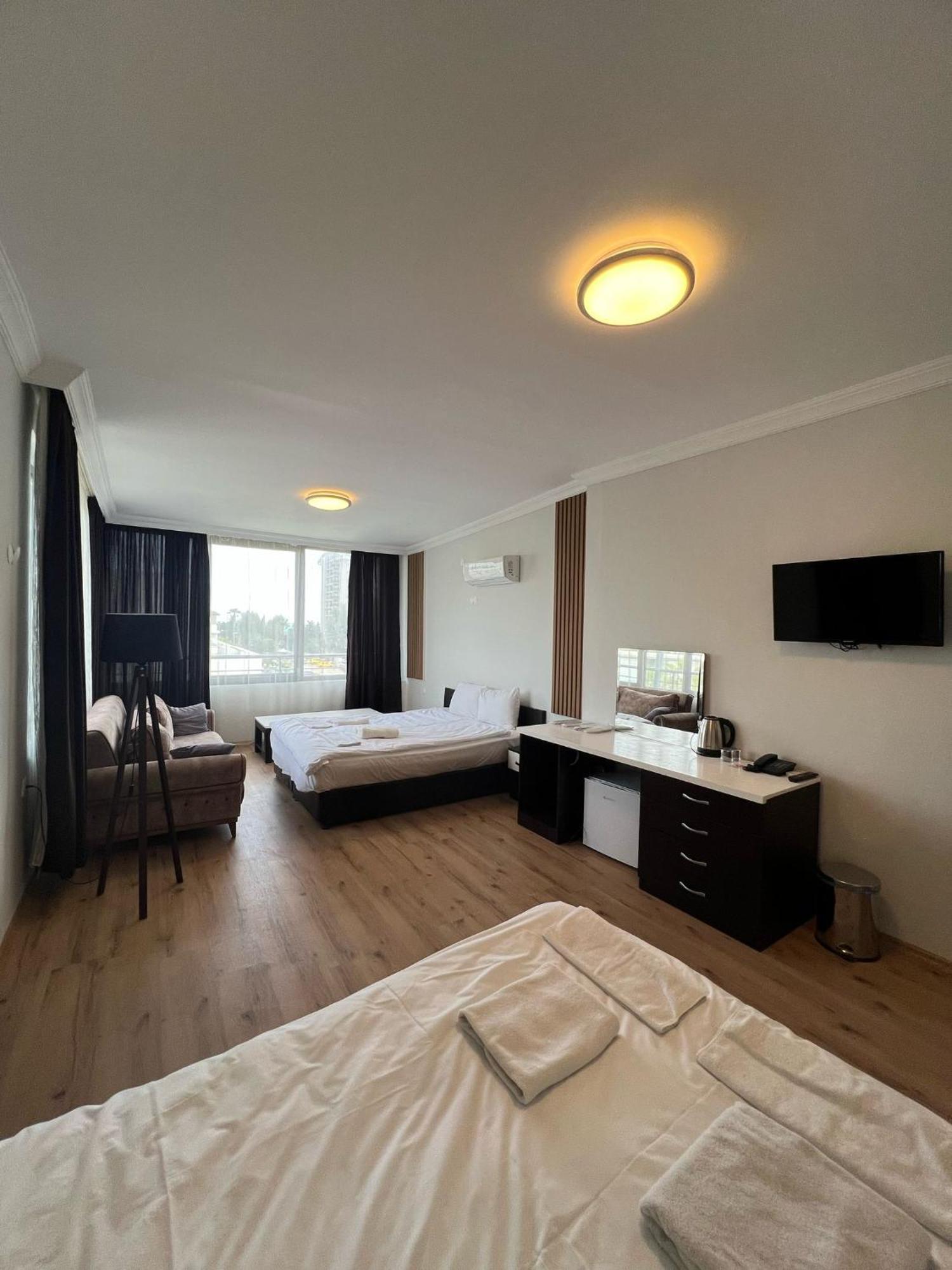 Otel Kolibry Sv 2*