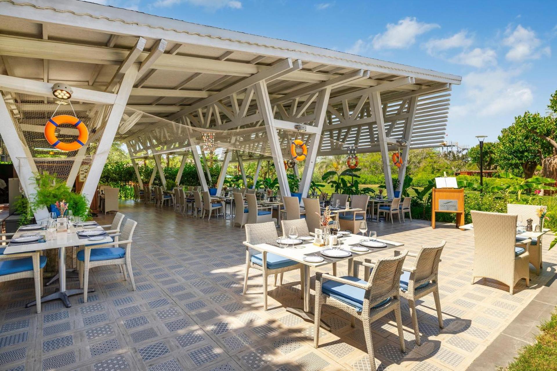 Concorde De Luxe Resort 5*
