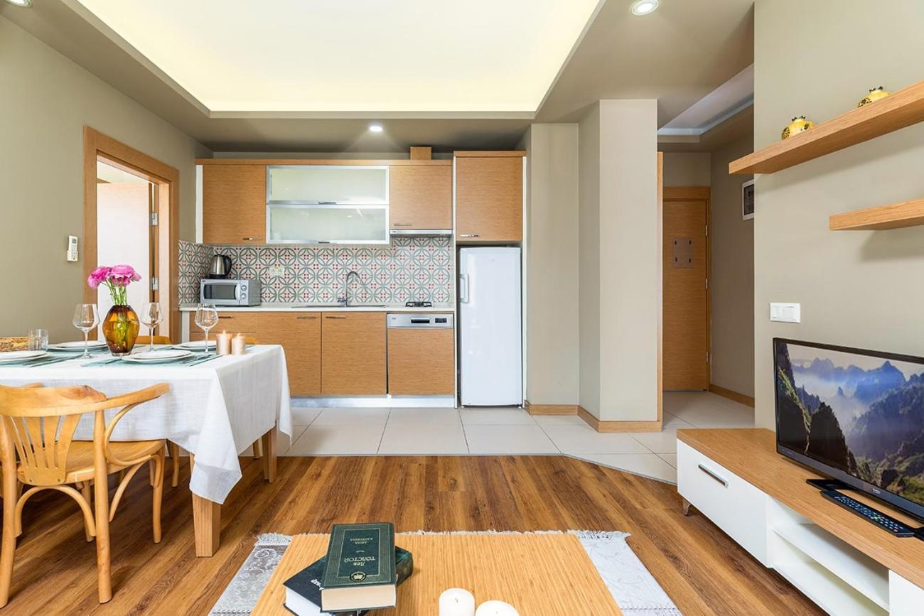 Aparthotel The 3*