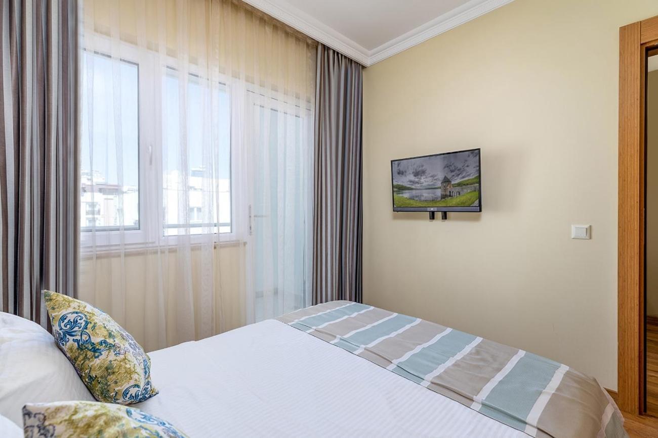 Aparthotel The 3*