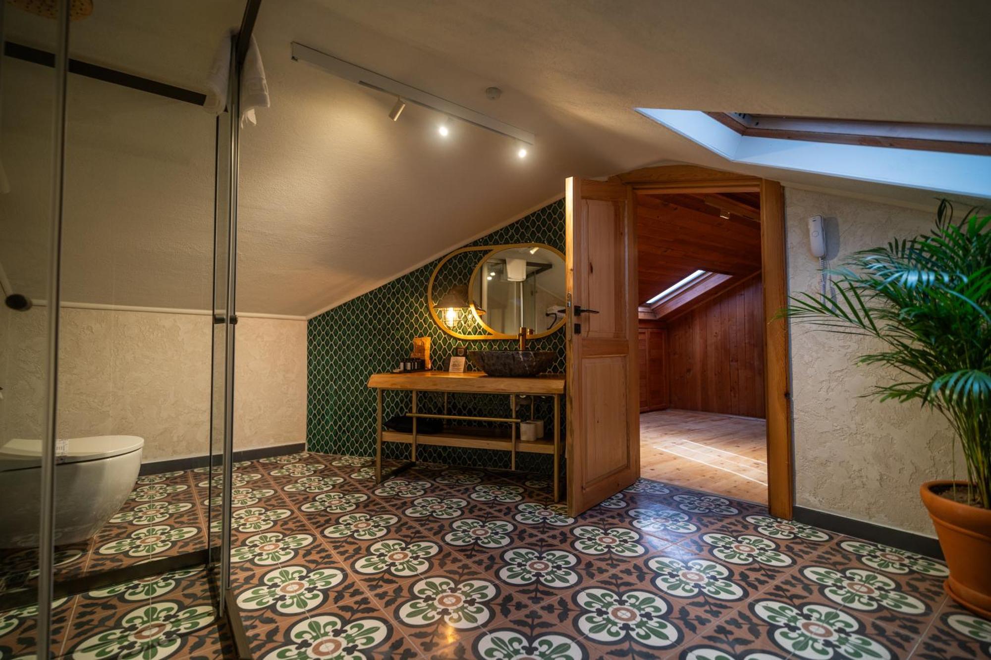 Otel Belmondo Old Town *