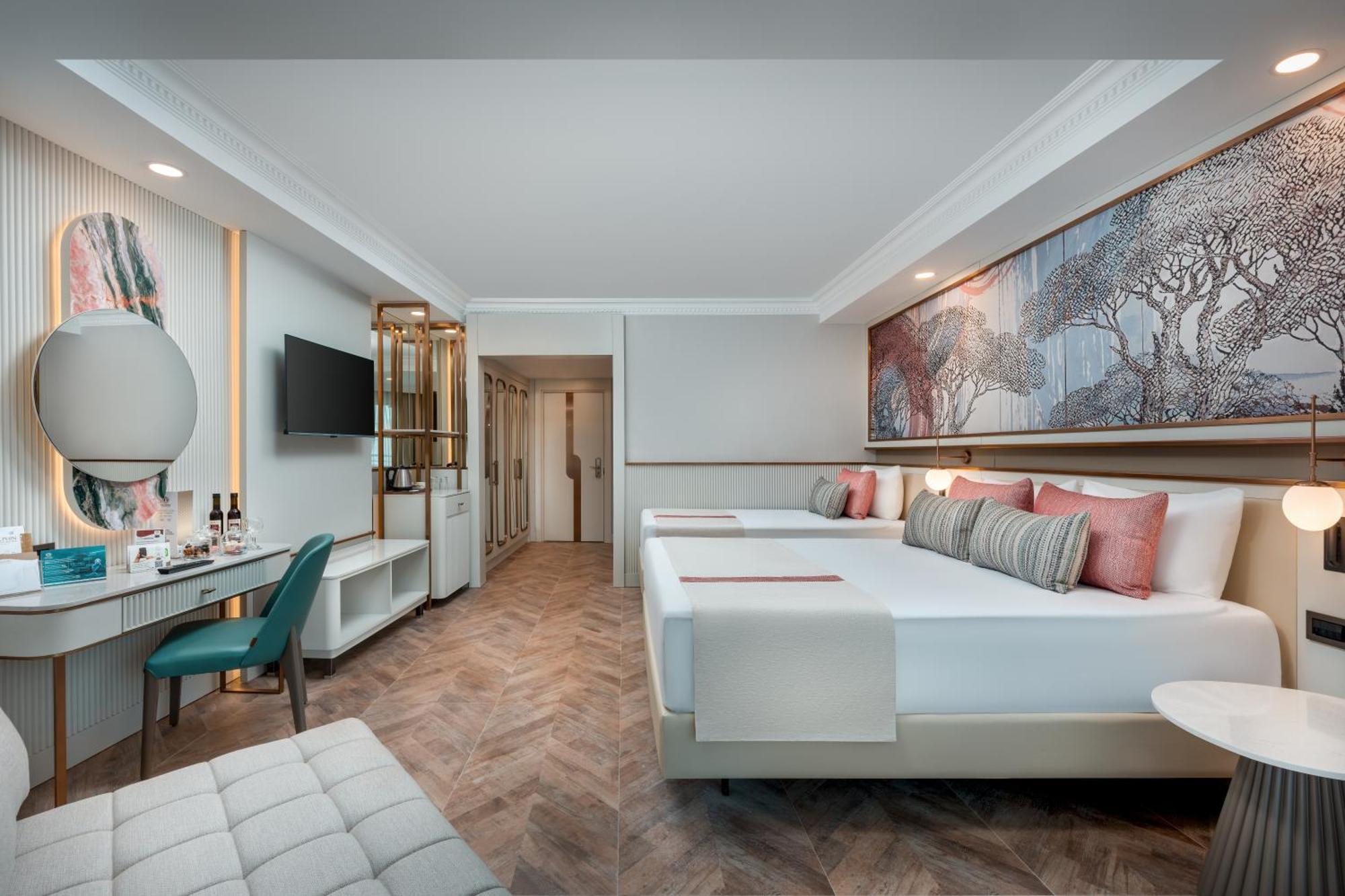 Delphin Palace Resort 5*