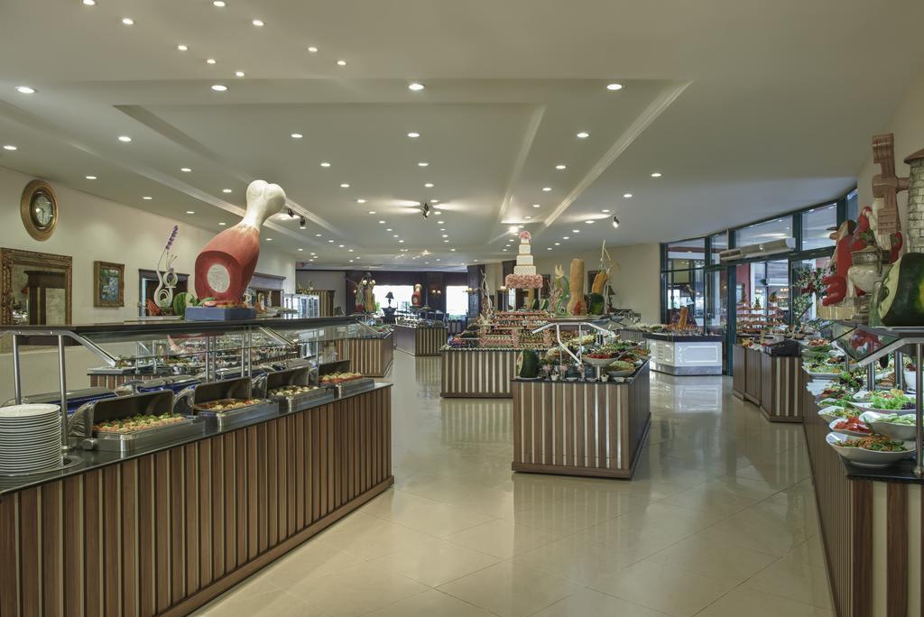 Delphin Palace Resort 5*