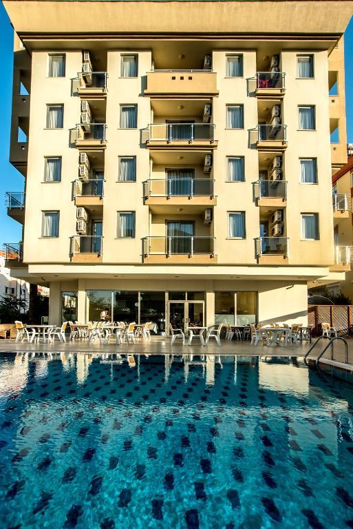 Santa Marina Hotel 3*