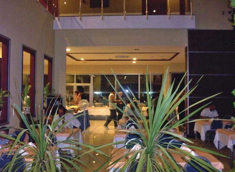 Santa Marina Hotel 3*