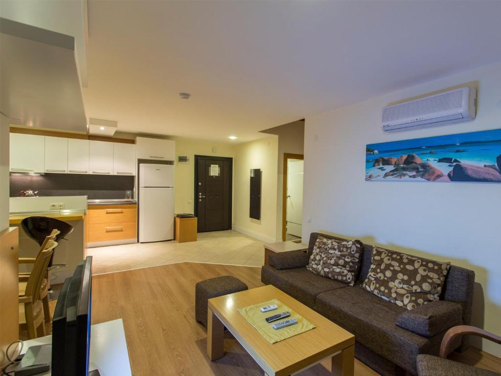 Aparthotel Address 4*