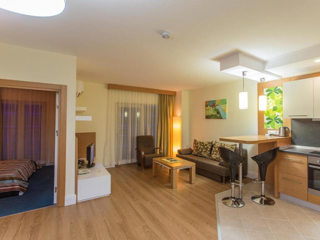 Address Aparthotel 4*