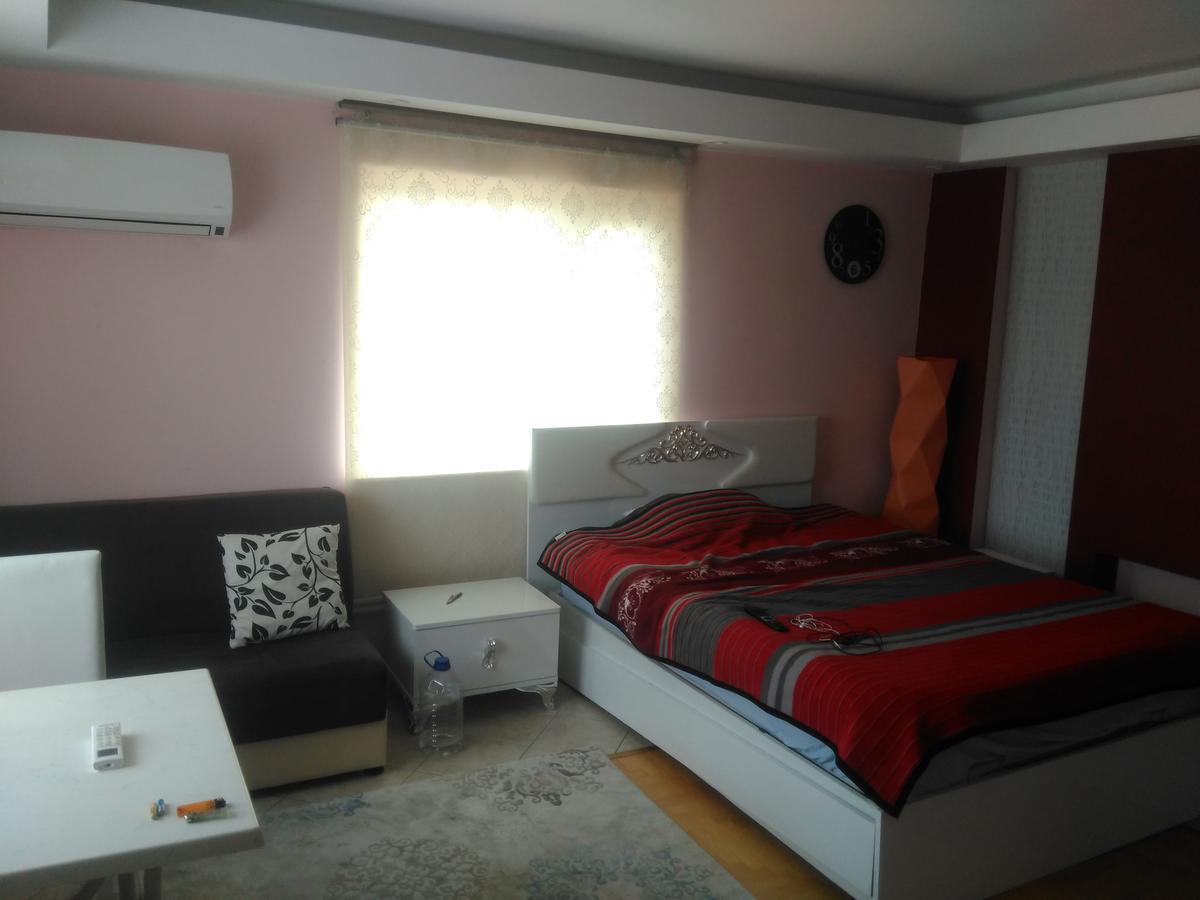 2033. Sokak *