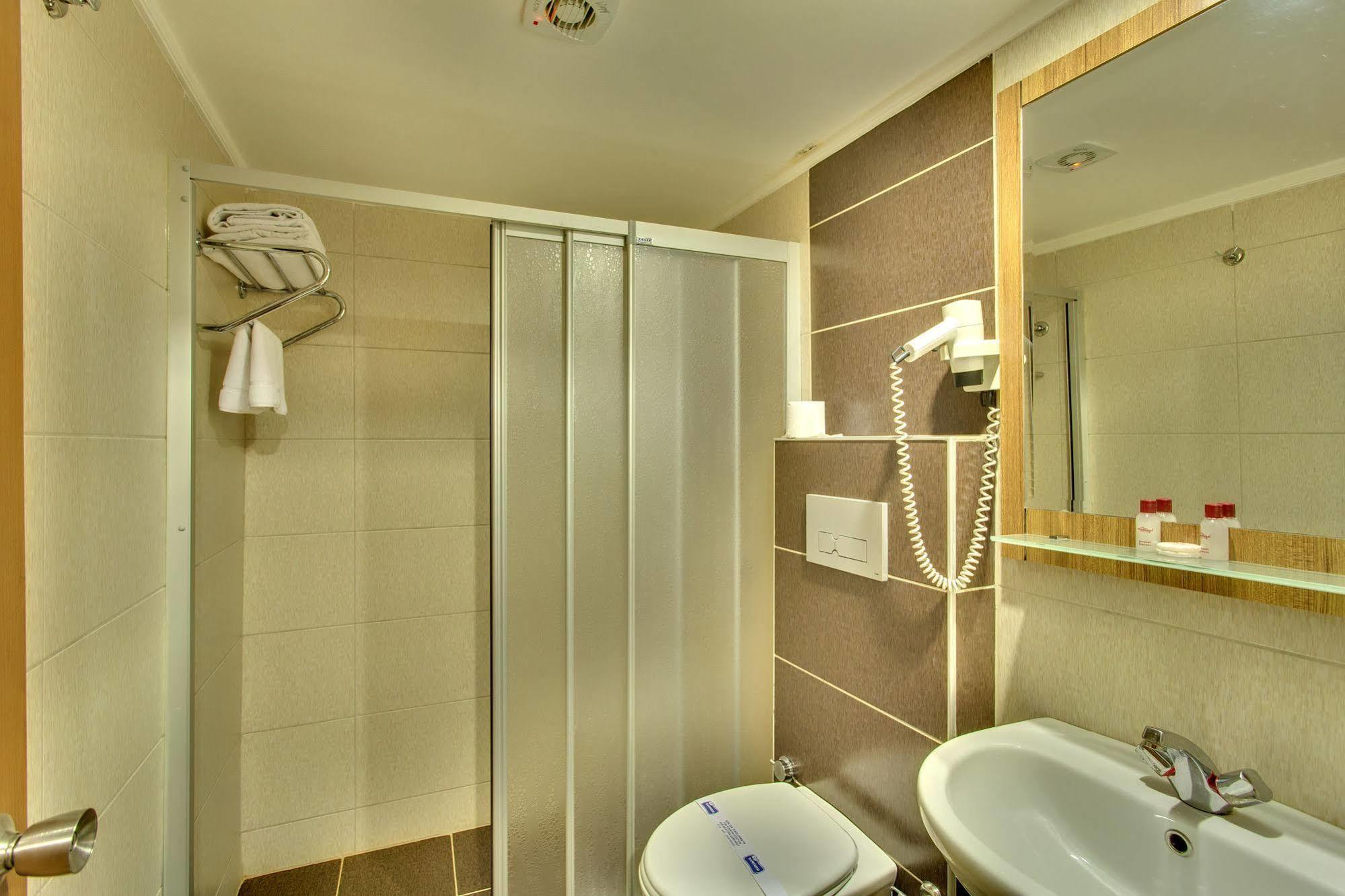 Antroyal Otel 3*
