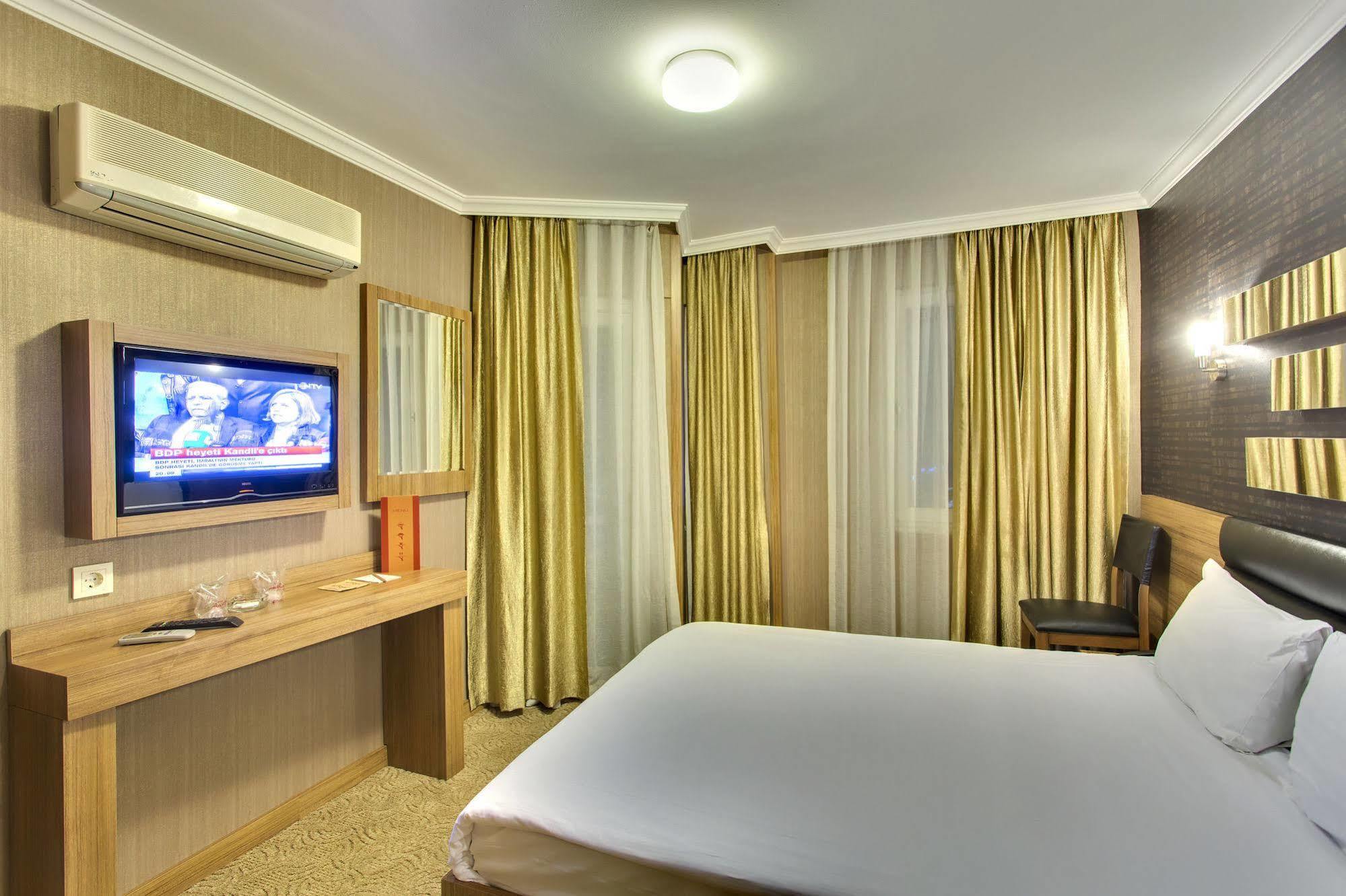 Antroyal Otel