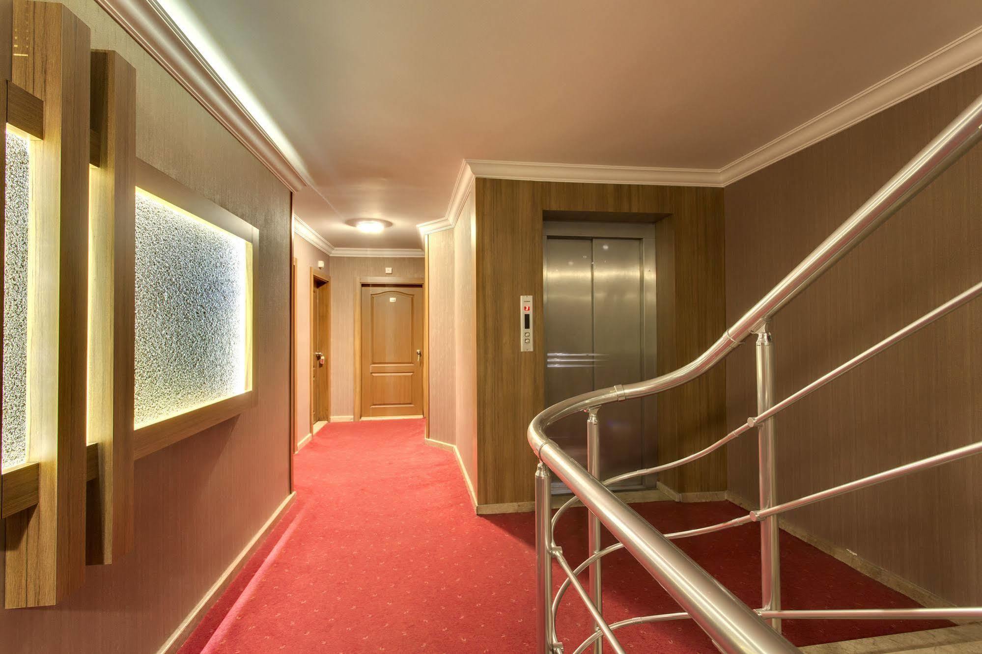 Otel Antroyal 3*