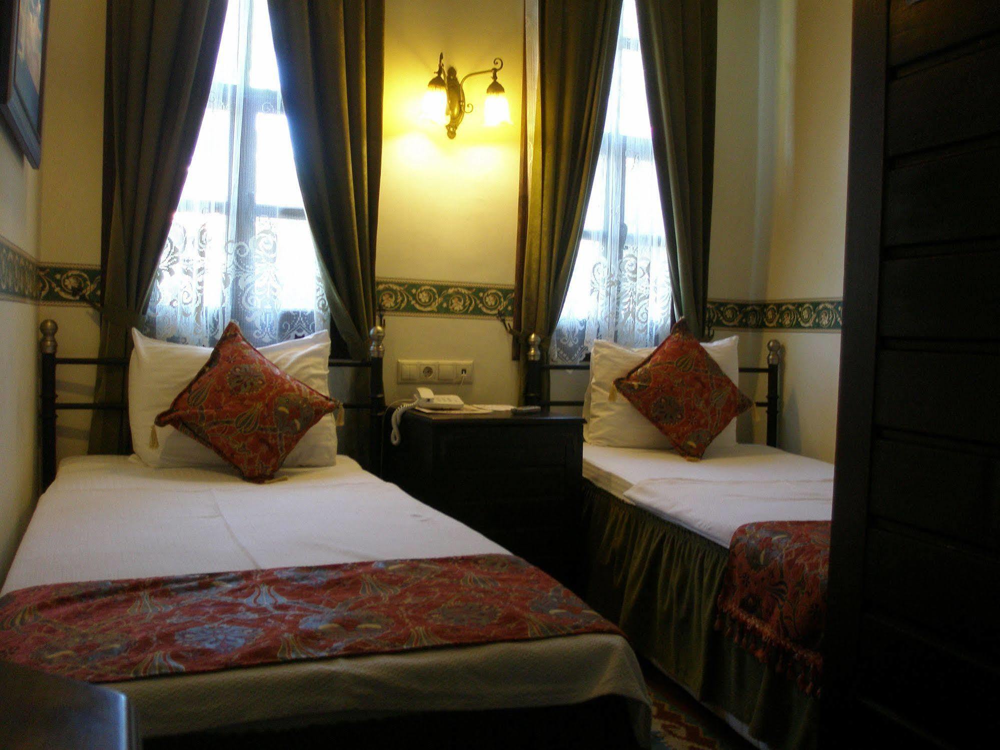 Deja Vu Hotel 3*