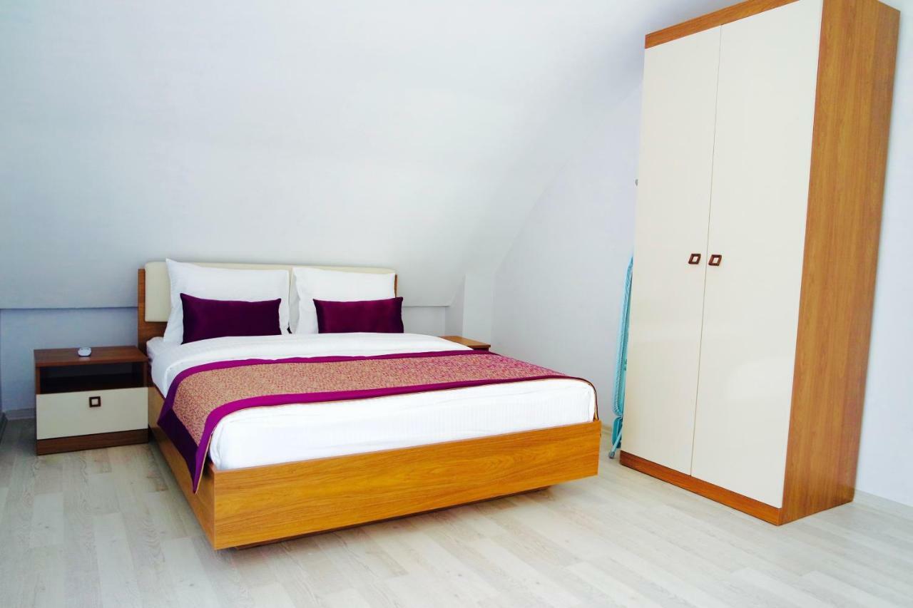Modern Apartment *