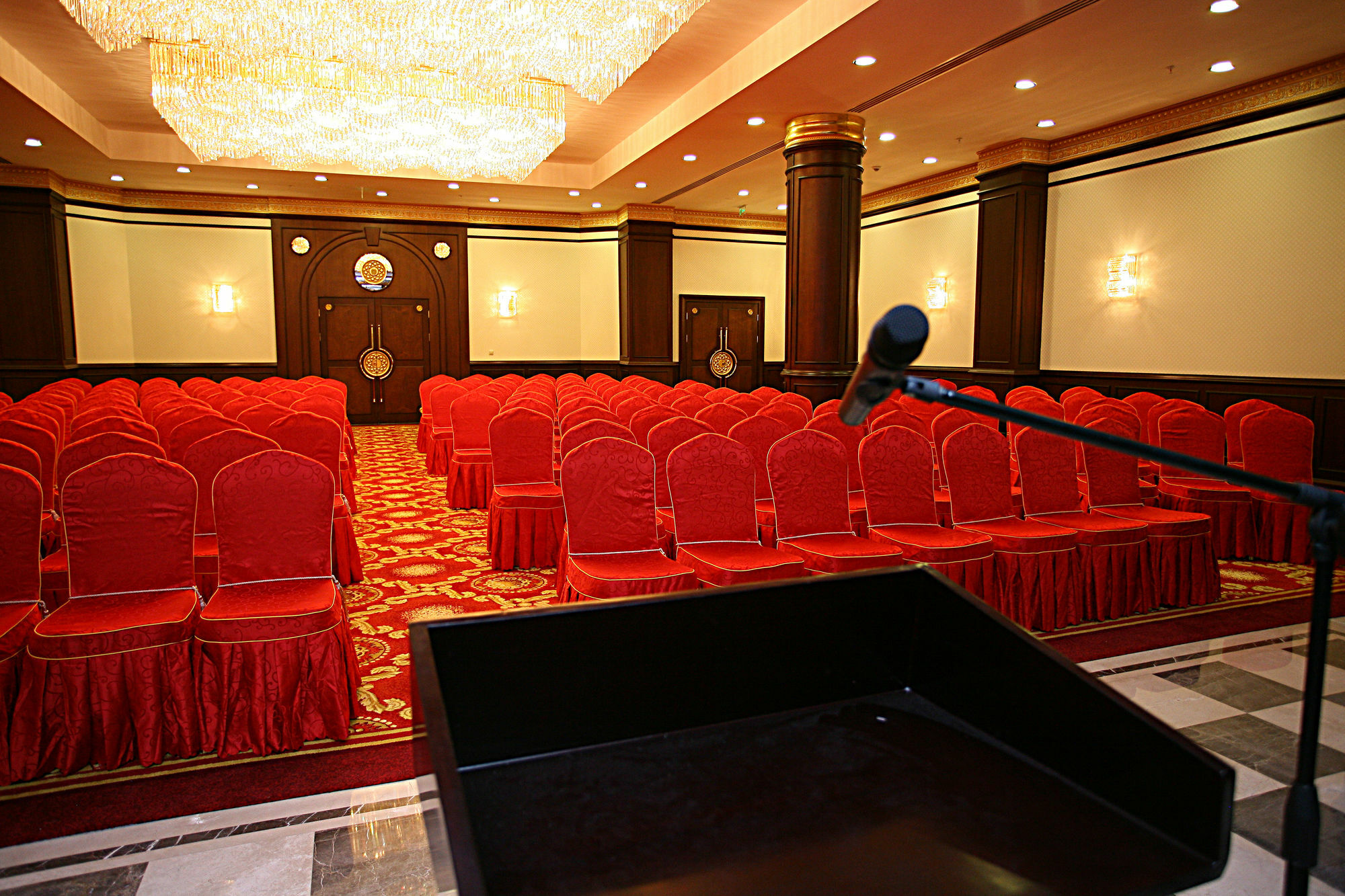 Latanya Palm & Hotel