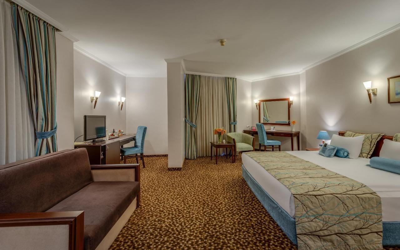 Hotel Western Khan