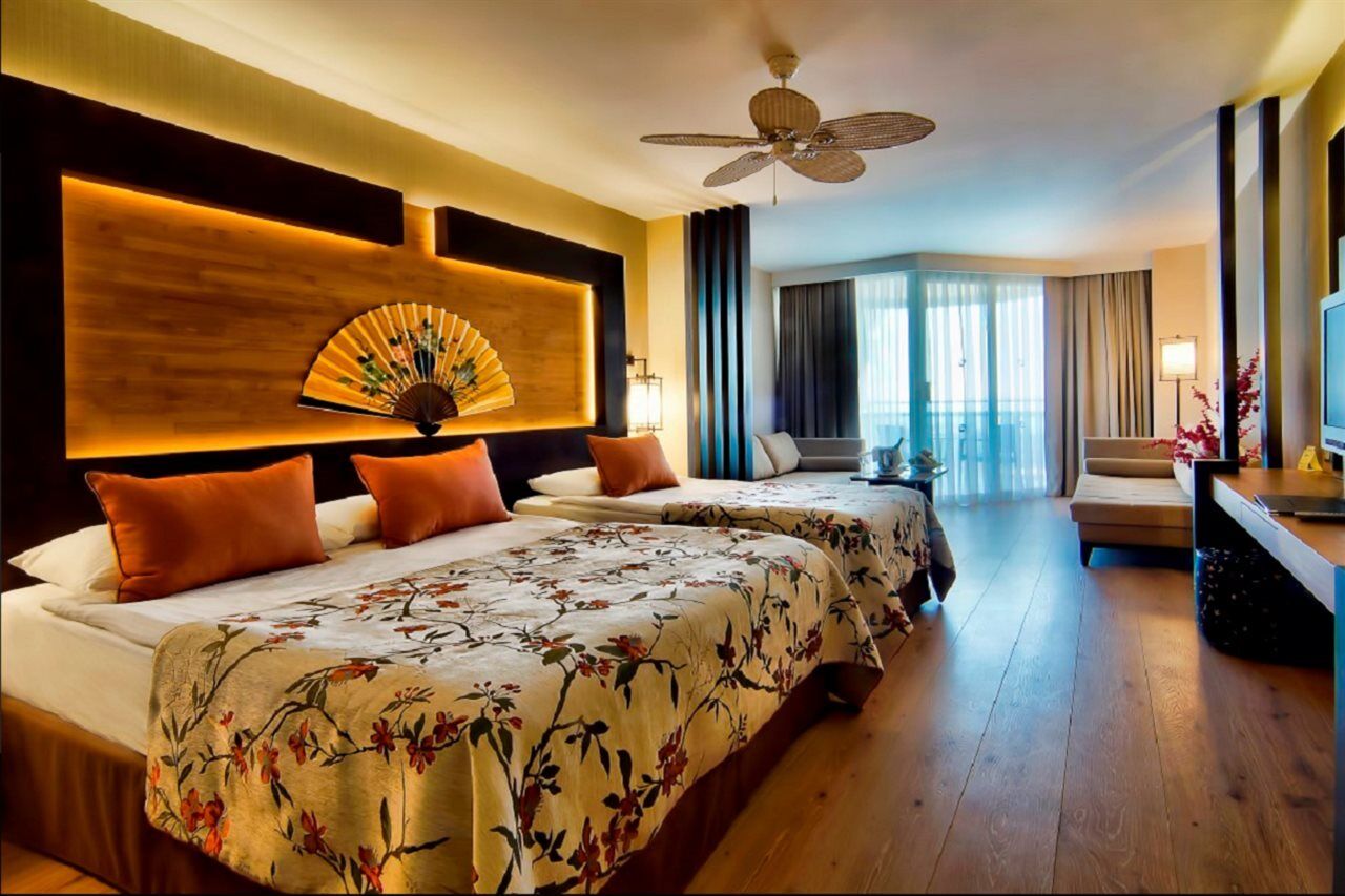 Limak Lara Deluxe & 5*