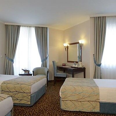 Hotel Western Khan
