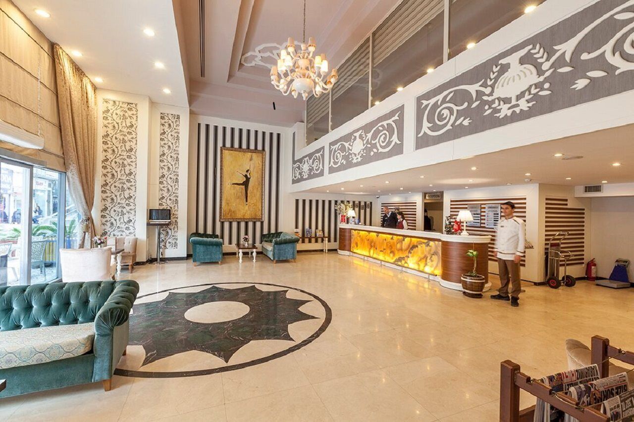 Hotel Western Khan