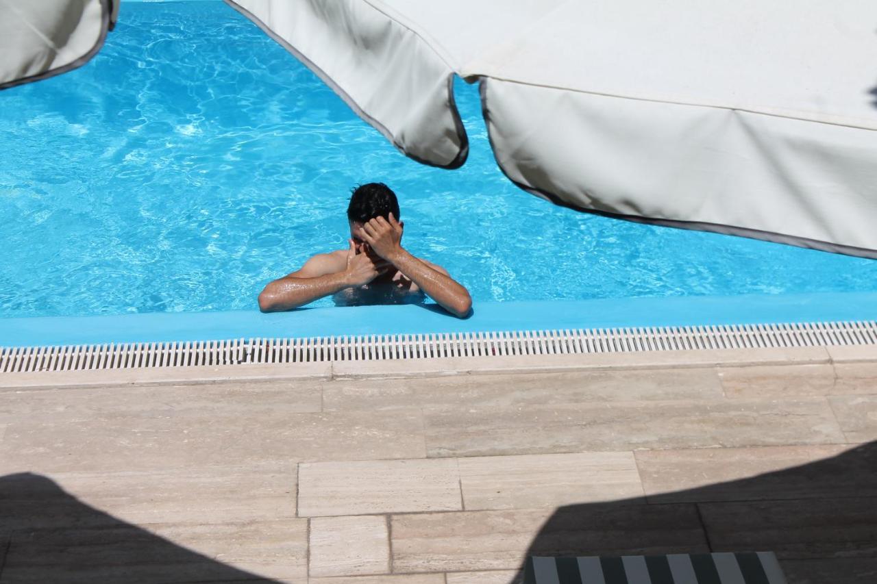 Hadrian Gate Otel 2*