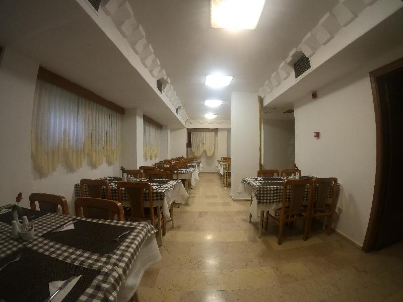 Hotel Gueleryuez 2 2*