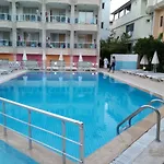 Mr Crane Hotel