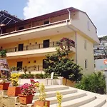 Mr Crane Hotel